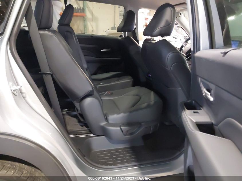 2024 TOYOTA GRAND HIGHLANDER XLE 5TDAAAB5XRS004146