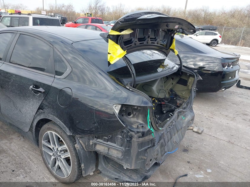 VIN 3KPF34AD3KE046507 2019 KIA FORTE GT LINE/S
