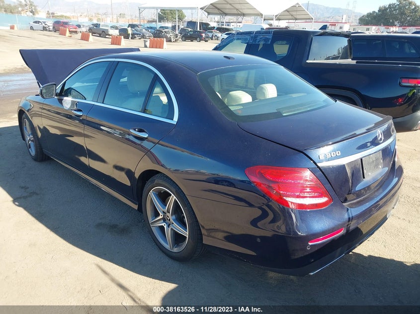 VIN WDDZF4JB5JA309767 2018 MERCEDES-BENZ E 300