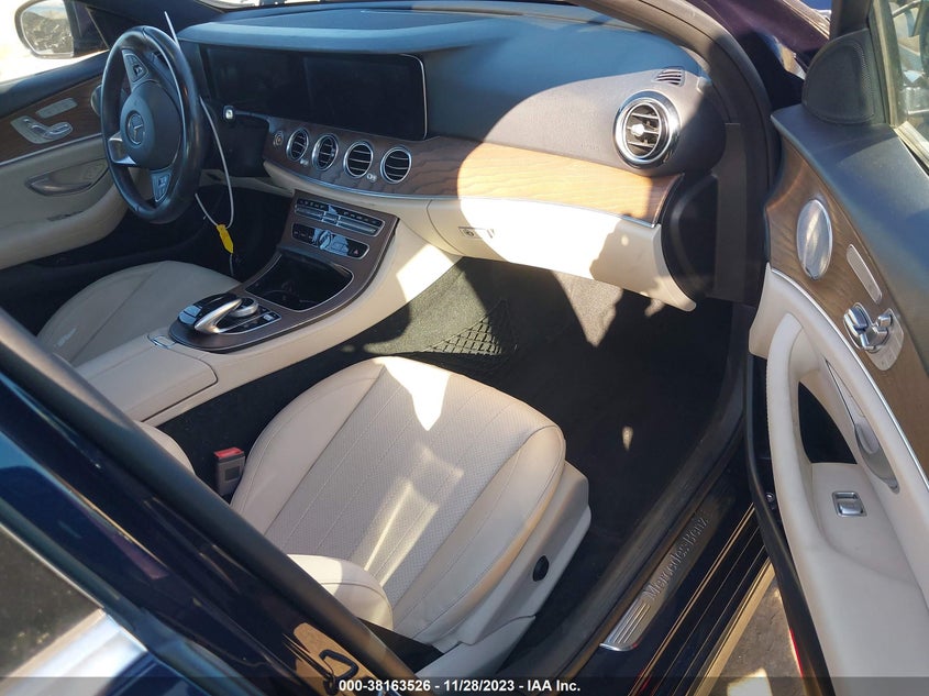 VIN WDDZF4JB5JA309767 2018 MERCEDES-BENZ E 300