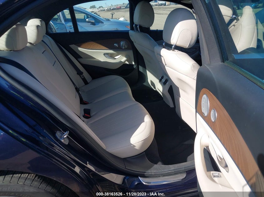 VIN WDDZF4JB5JA309767 2018 MERCEDES-BENZ E 300