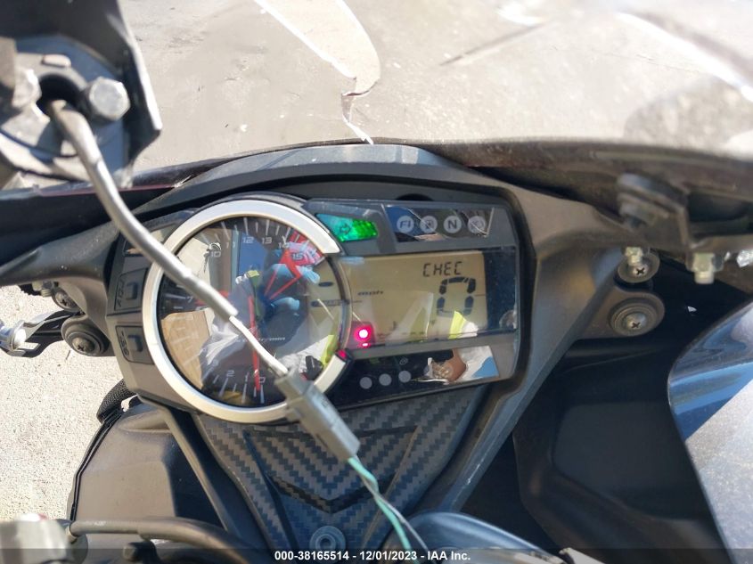 2015 SUZUKI GSX-R750 JS1GR7MA0F2101479