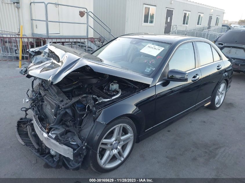 2013 MERCEDES-BENZ C 250 LUXURY/SPORT - WDDGF4HB0DR271478