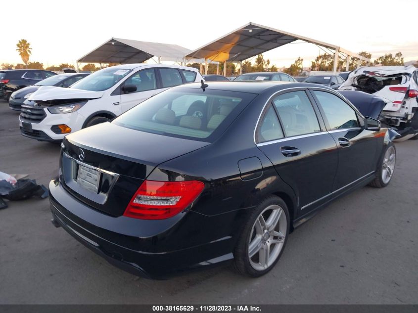 2013 MERCEDES-BENZ C 250 LUXURY/SPORT - WDDGF4HB0DR271478
