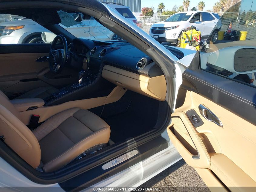 2017 PORSCHE 718 BOXSTER WP0CA2A85HS221619