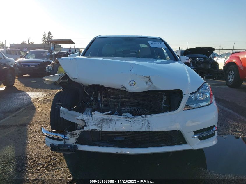 2014 MERCEDES-BENZ C 250 LUXURY/SPORT - WDDGF4HBXEA929548