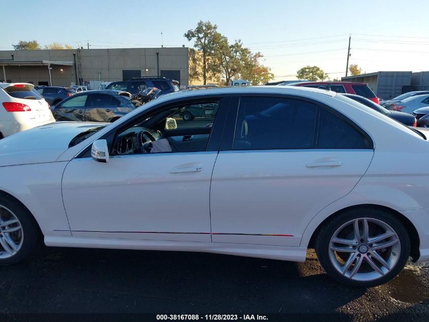 2014 MERCEDES-BENZ C 250 LUXURY/SPORT - WDDGF4HBXEA929548