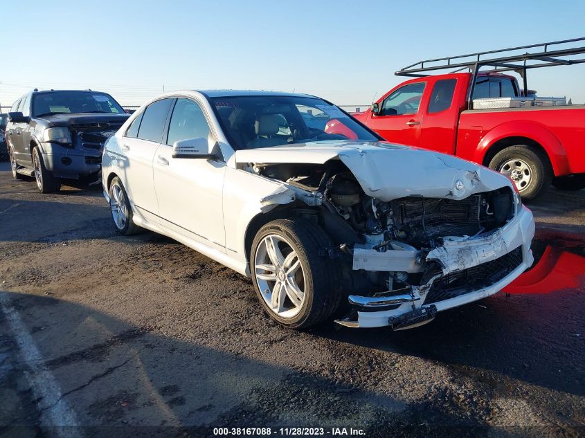 2014 MERCEDES-BENZ C 250 LUXURY/SPORT - WDDGF4HBXEA929548