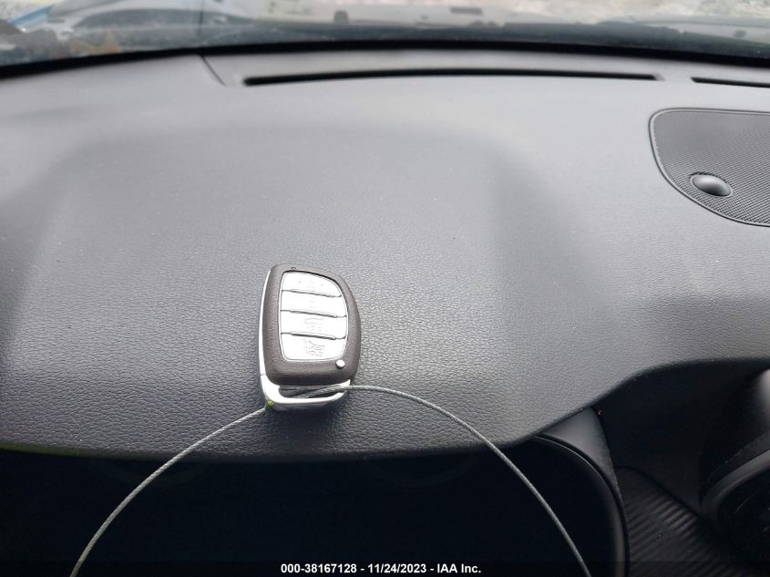 2019 HYUNDAI TUCSON VALUE - KM8J3CA45KU019004
