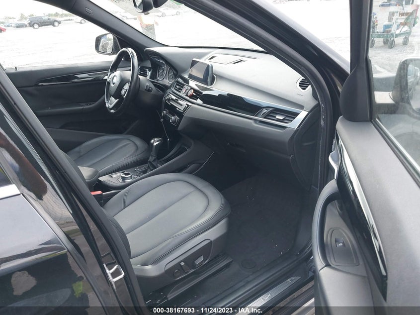 VIN WBXHT3Z34J4A66804 2018 BMW X1 XDRIVE28I