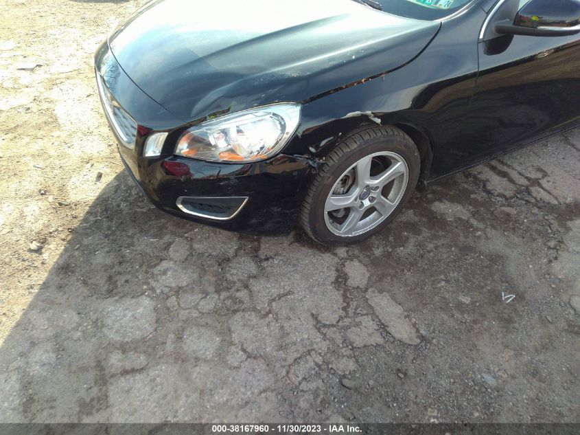 2013 VOLVO S60 T5 - YV1612FS0D1218137