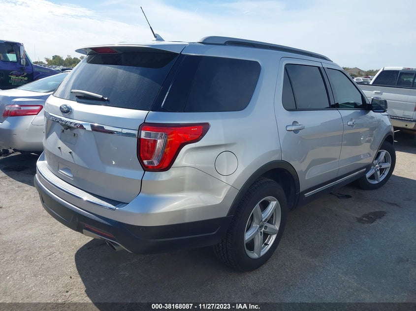 VIN 1FM5K7D80JGA13425 2018 FORD EXPLORER XLT