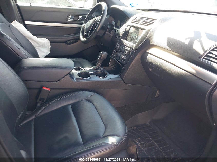 VIN 1FM5K7D80JGA13425 2018 FORD EXPLORER XLT