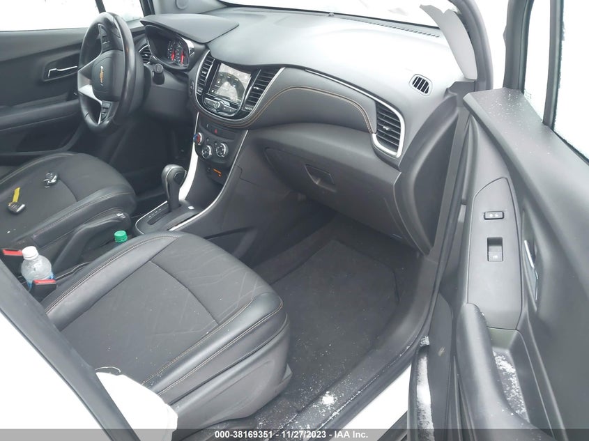 VIN KL7CJPSB1KB825180 2019 CHEVROLET TRAX 1LT