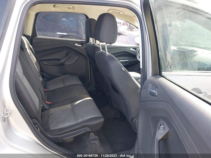 VIN 1FMCU0GD1HUB82737 2017 FORD ESCAPE SE