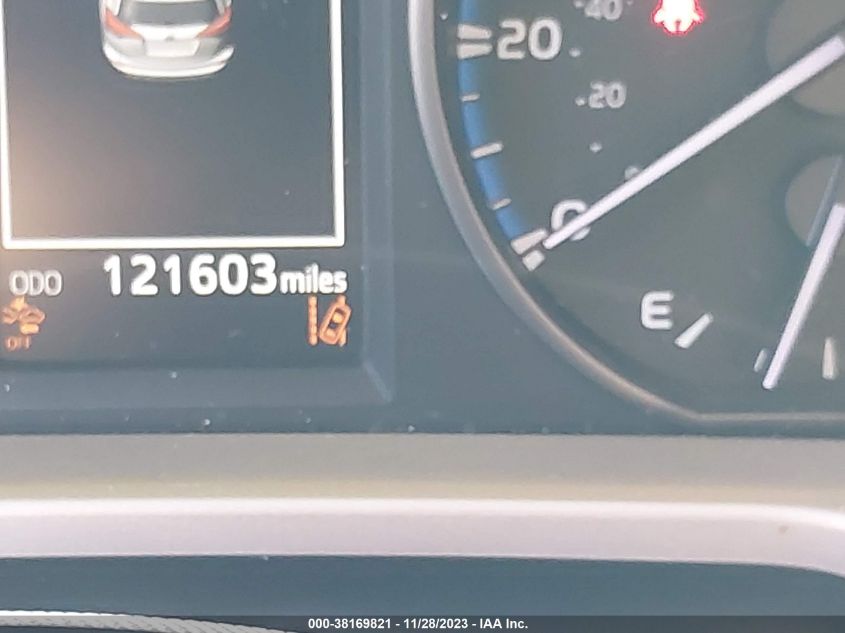 2018 TOYOTA RAV4 LE - JTMZFREV3JJ736280