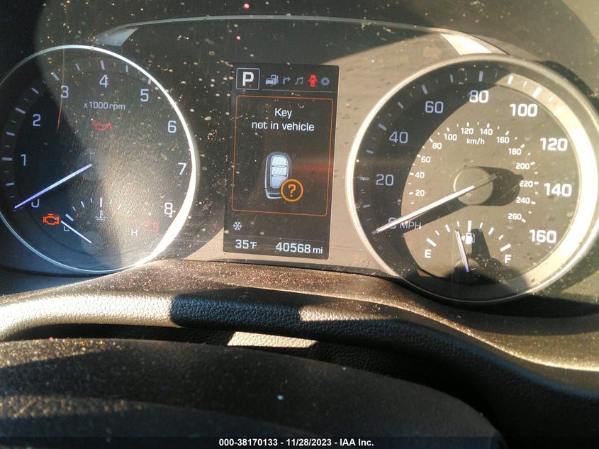 VIN 5NPD84LF9HH028881 2017 HYUNDAI ELANTRA LIMITED