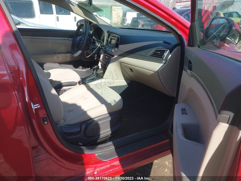 VIN KMHD74LF8JU471825 2018 HYUNDAI ELANTRA SE
