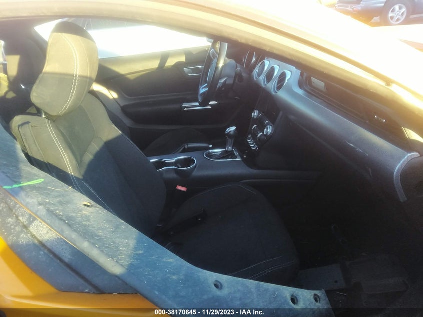VIN 1FA6P8TH5J5174176 2018 FORD MUSTANG