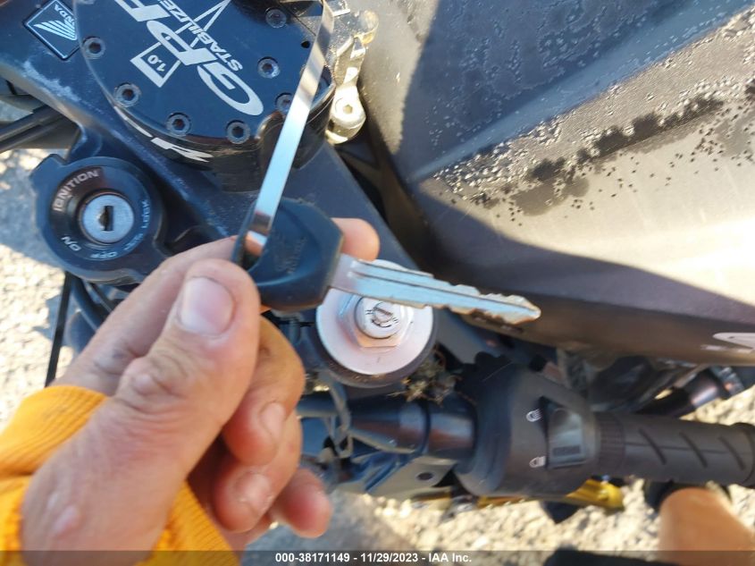 2004 HONDA CBR600 RR - JH2PC37064M100462