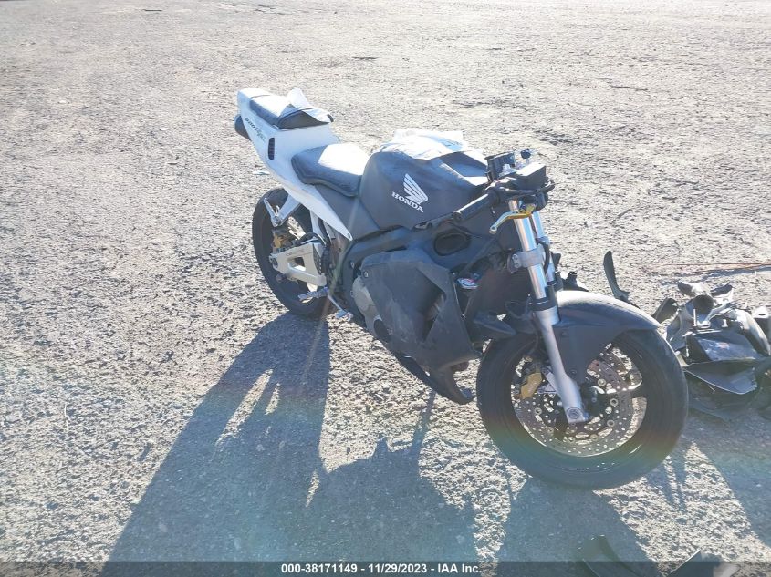 2004 HONDA CBR600 RR - JH2PC37064M100462