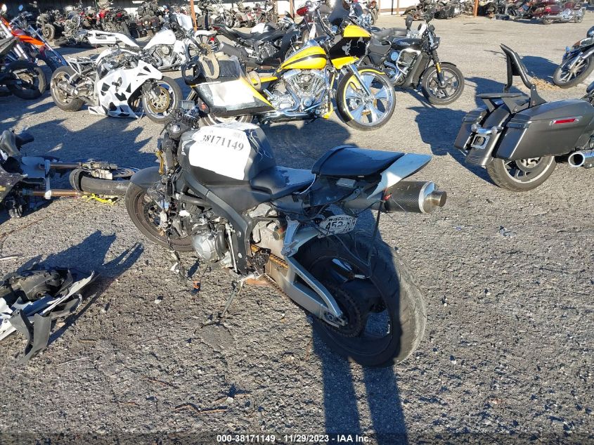 2004 HONDA CBR600 RR - JH2PC37064M100462