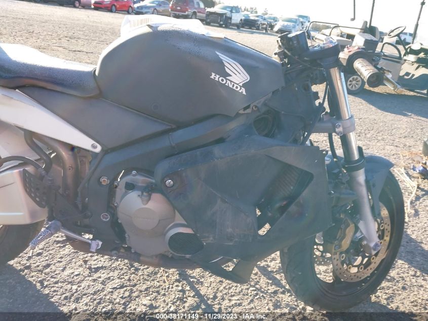 2004 HONDA CBR600 RR - JH2PC37064M100462