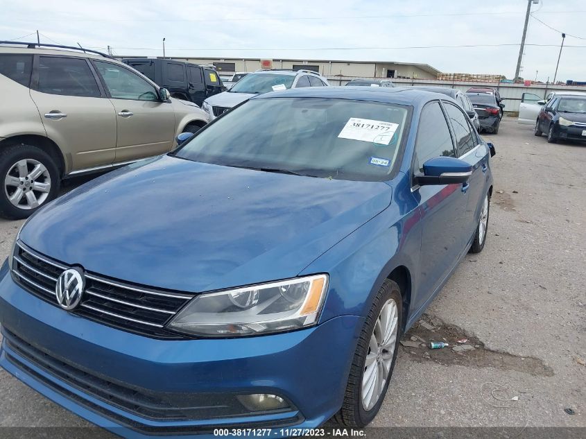 2015 VOLKSWAGEN JETTA 1.8T SE - 3VWD07AJ7FM353646