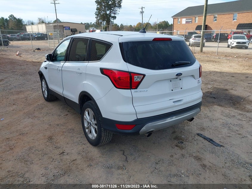 VIN 1FMCU0GD2KUB45574 2019 FORD ESCAPE SE