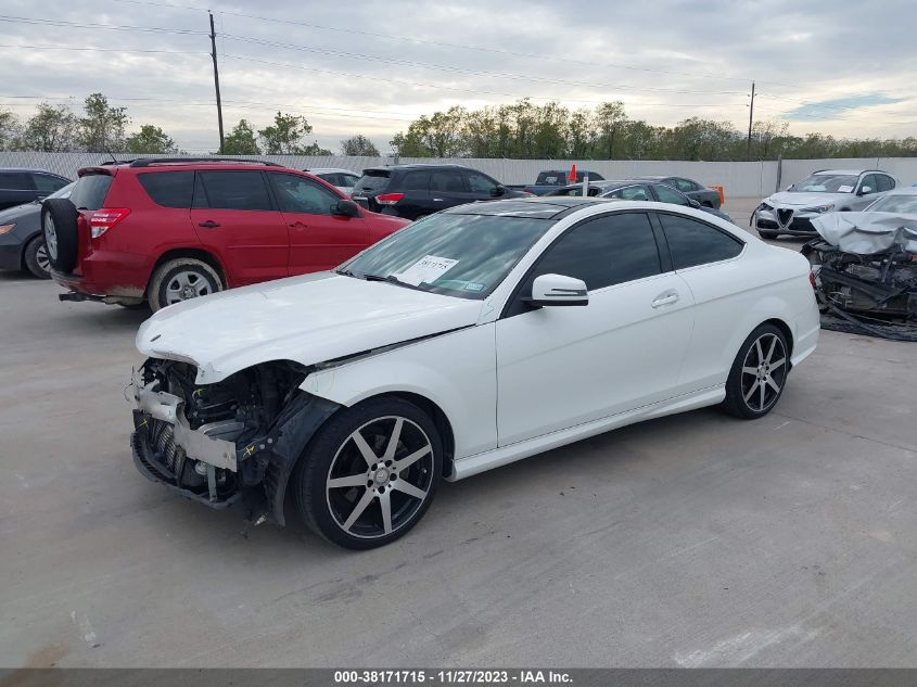 2015 MERCEDES-BENZ C 250 - WDDGJ4HB8FG368473