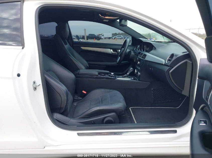 2015 MERCEDES-BENZ C 250 - WDDGJ4HB8FG368473