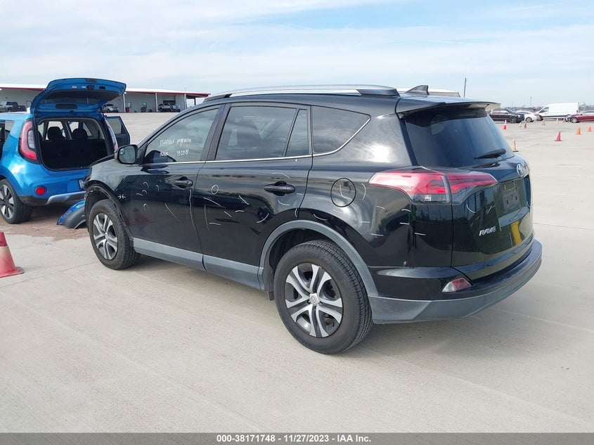 VIN 2T3ZFREV7JW466195 2018 TOYOTA RAV4 LE