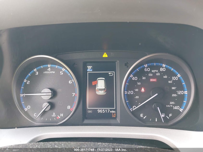 VIN 2T3ZFREV7JW466195 2018 TOYOTA RAV4 LE