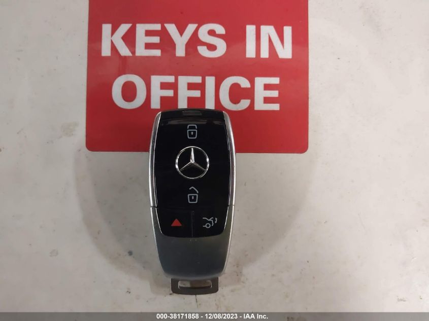 2018 MERCEDES-BENZ E 300 4MATIC WDDZF4KB2JA309465