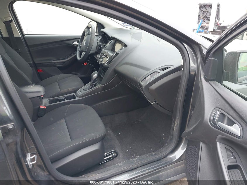 VIN 1FADP3H22HL328475 2017 FORD FOCUS SEL