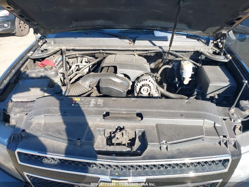 2013 CHEVROLET SUBURBAN 1500 LT 1GNSKJE73DR125081