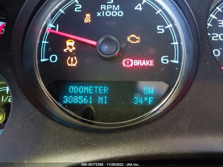 2013 CHEVROLET SUBURBAN 1500 LT 1GNSKJE73DR125081
