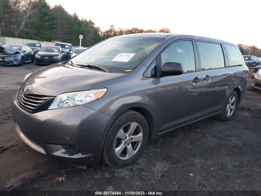 5TDZK3DC1FS667396 2015 TOYOTA SIENNA - Image 2
