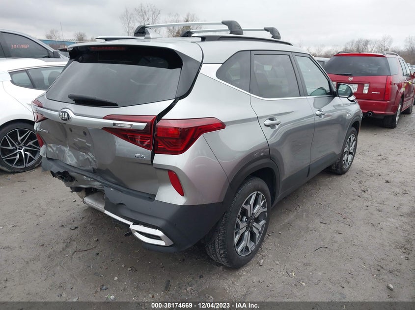 VIN KNDERCAA7M7145733 2021 KIA SELTOS EX