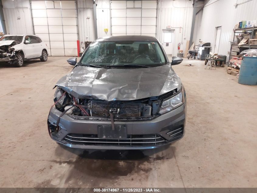 2017 VOLKSWAGEN PASSAT R-LINE - 1VWDT7A32HC018727
