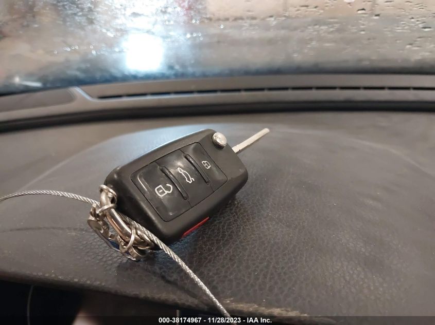 2017 VOLKSWAGEN PASSAT R-LINE - 1VWDT7A32HC018727