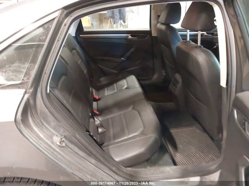 2017 VOLKSWAGEN PASSAT R-LINE - 1VWDT7A32HC018727