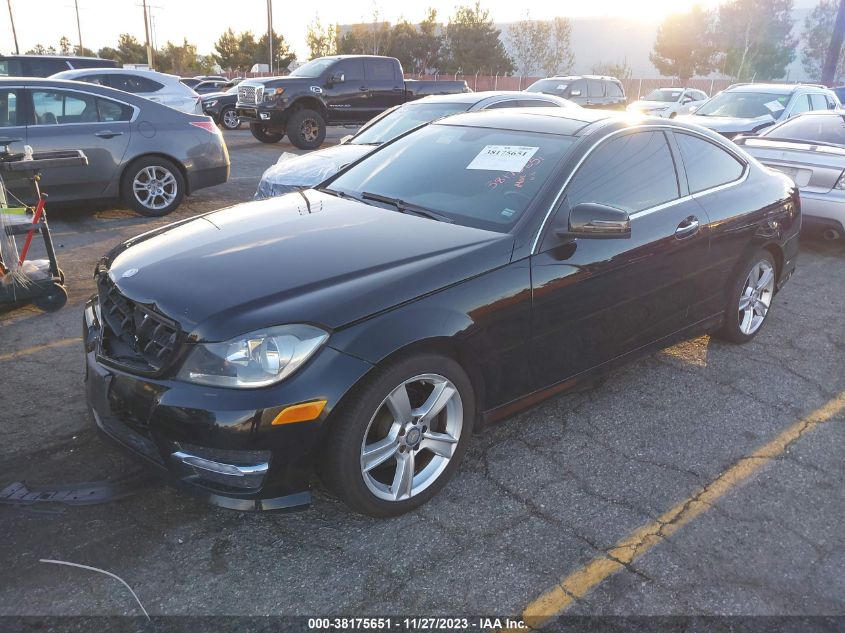 2013 MERCEDES-BENZ C 250 - WDDGJ4HBXDF994934