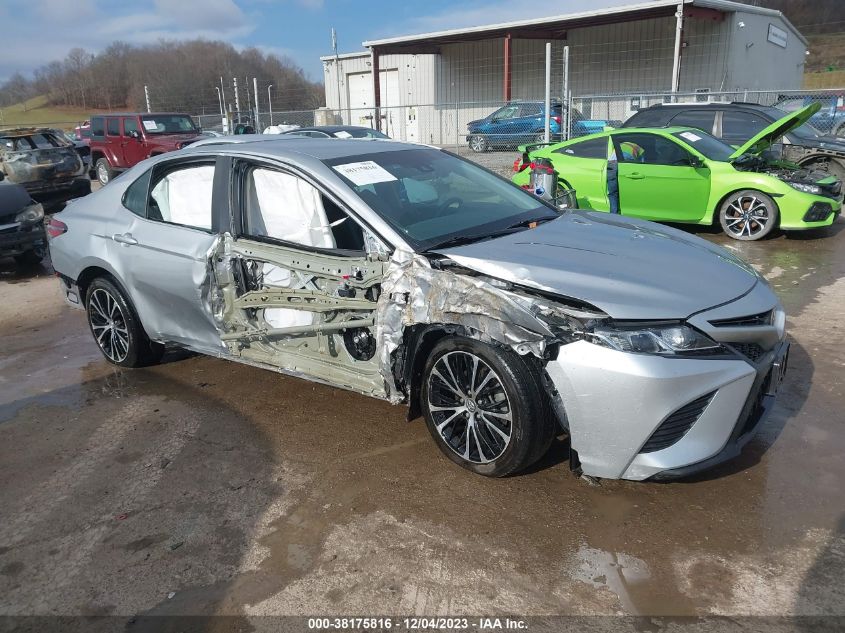 2018 TOYOTA CAMRY SE - 4T1B11HK6JU537950