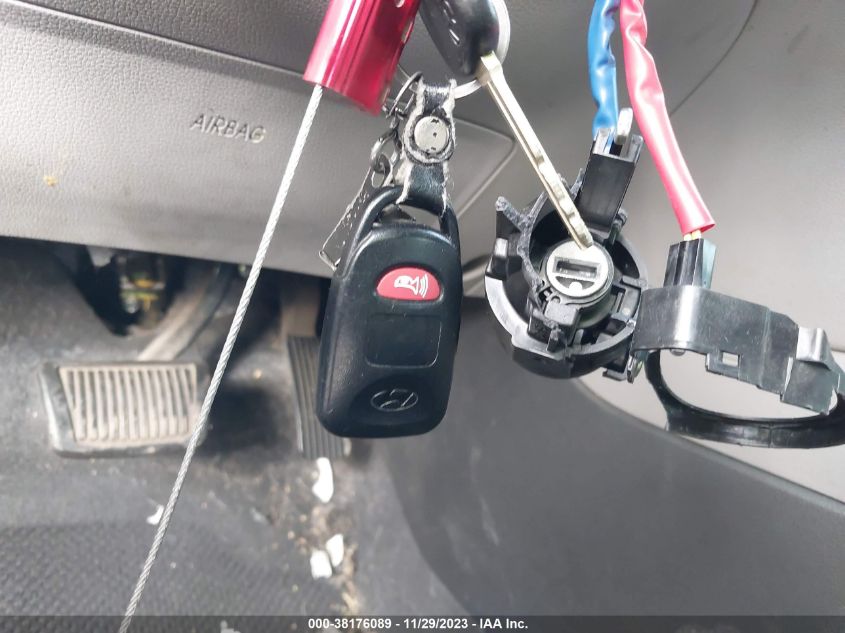 2017 HYUNDAI ELANTRA SE/VALUE/LIMITED - 5NPD84LF9HH158496