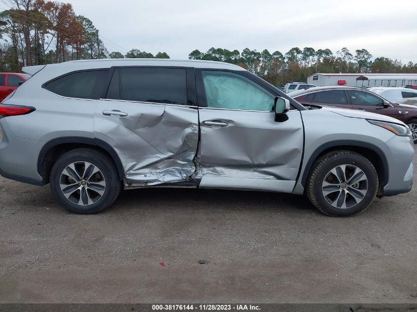 2022 TOYOTA HIGHLANDER XLE - 5TDGZRAH6NS544214