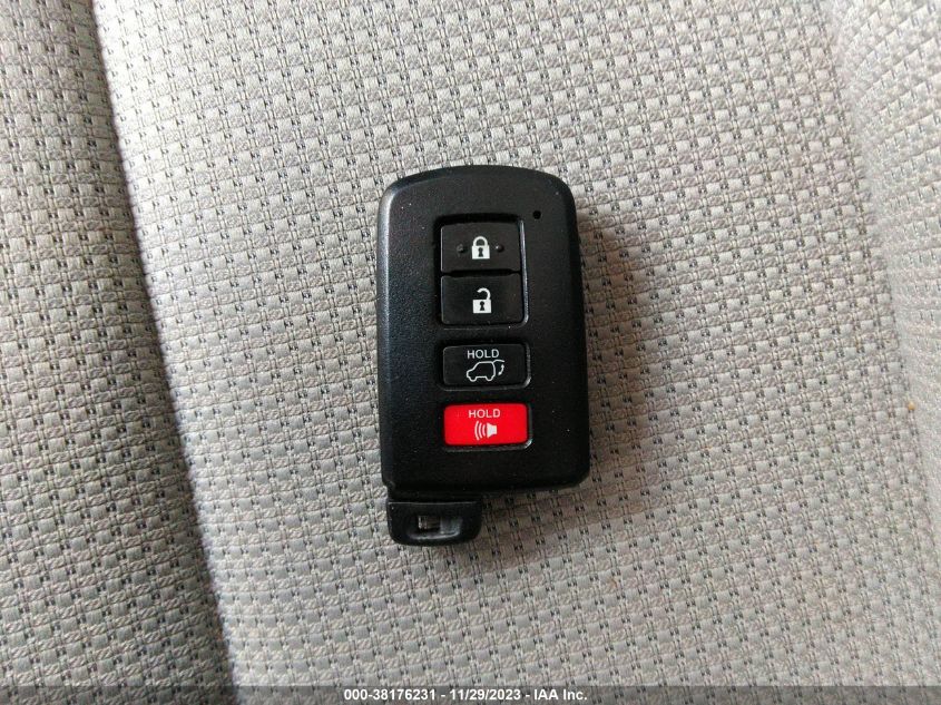 2016 TOYOTA RAV4 HYBRID XLE - JTMRJREV8GD032906