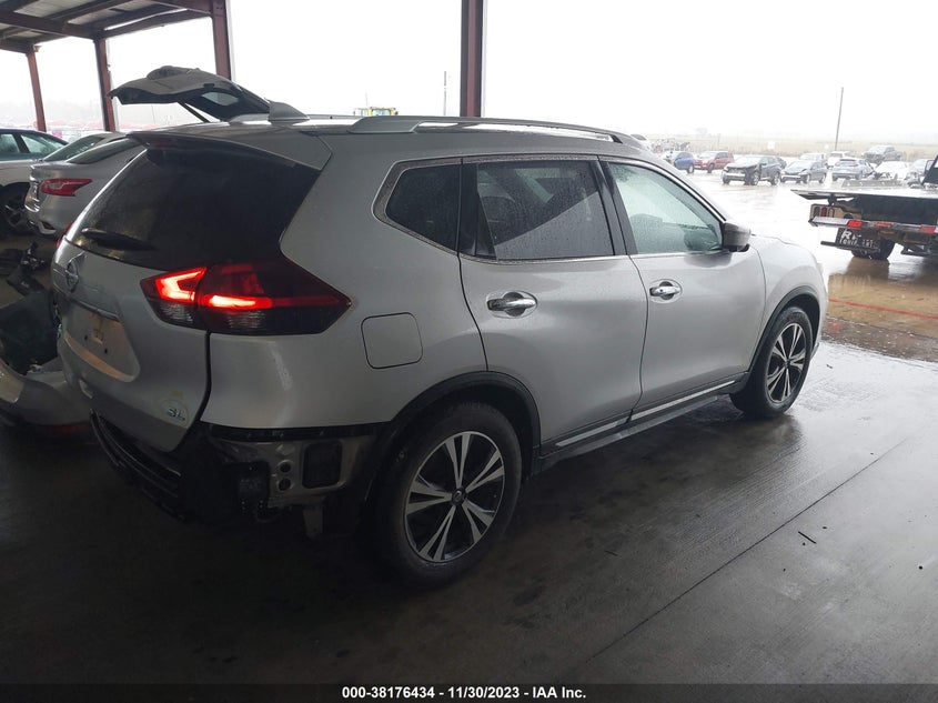 VIN JN8AT2MT4JW466660 2018 NISSAN ROGUE SL