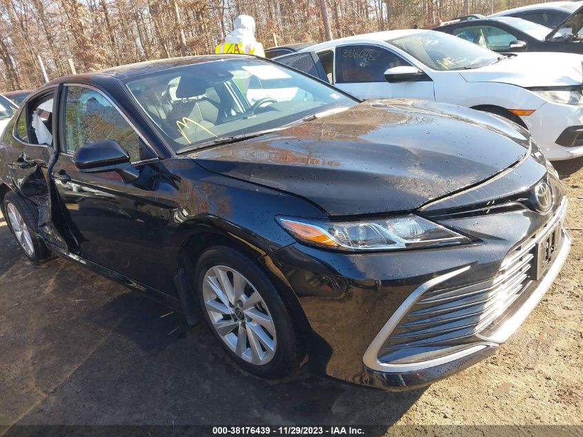 2022 TOYOTA CAMRY LE - 4T1C11AK1NU701822