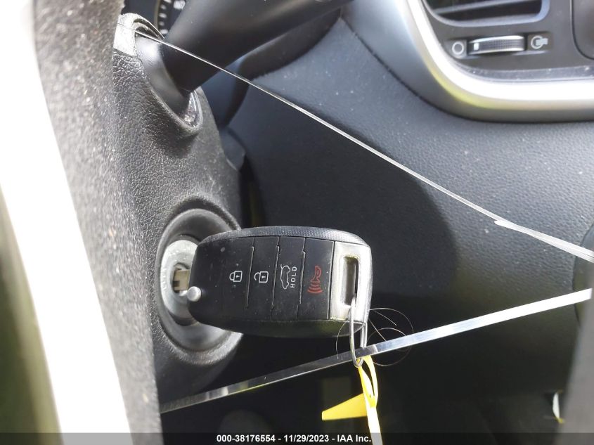 2017 KIA SORENTO 3.3L LX - 5XYPGDA52HG330126